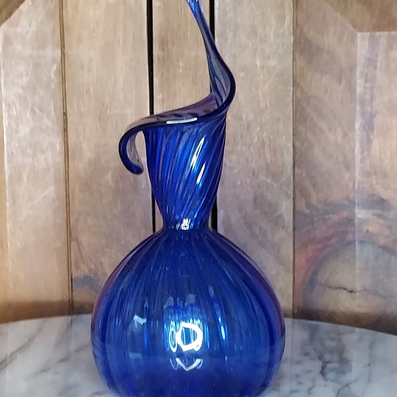 Jack-in-the-Pulpit Vase - Picture 4 of 14